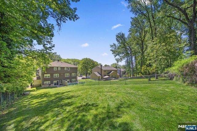 89 Forsythia Lane B, Paramus, NJ 07652