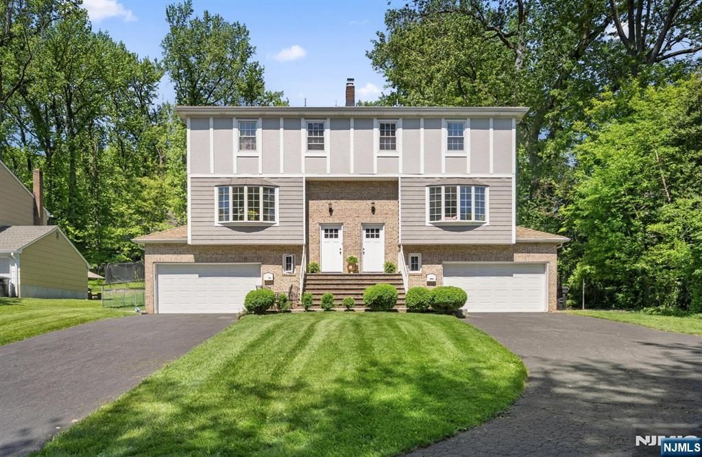 89 Forsythia Lane B, Paramus, NJ 07652