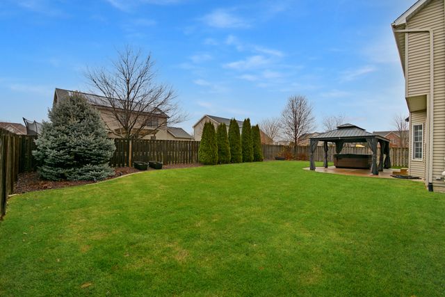 10 Deerfield Court, Bloomington, IL 61705