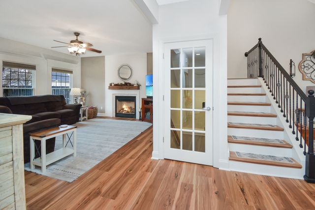 10 Deerfield Court, Bloomington, IL 61705