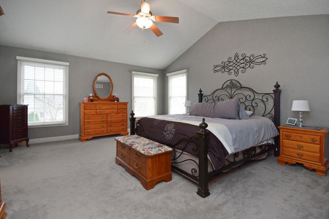 10 Deerfield Court, Bloomington, IL 61705