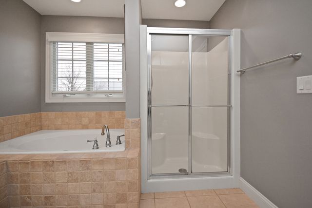 10 Deerfield Court, Bloomington, IL 61705