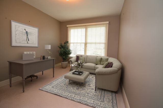 10 Deerfield Court, Bloomington, IL 61705