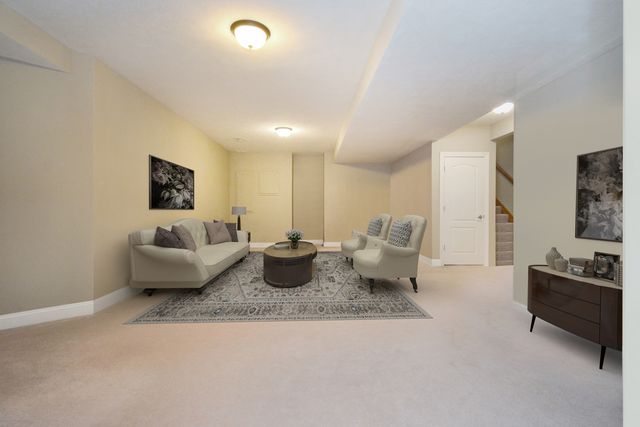 10 Deerfield Court, Bloomington, IL 61705