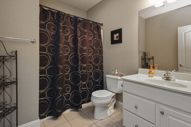 10 Deerfield Court, Bloomington, IL 61705