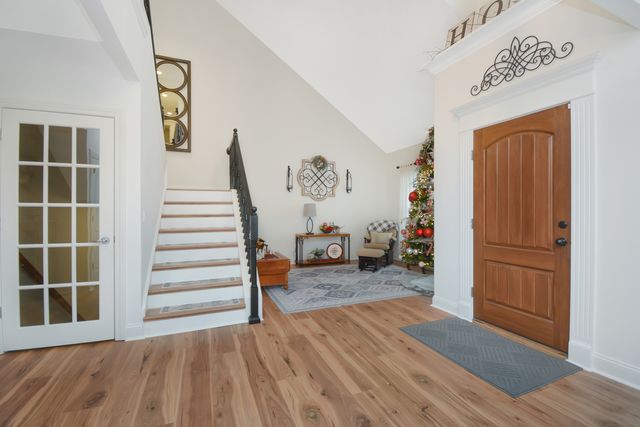 10 Deerfield Court, Bloomington, IL 61705