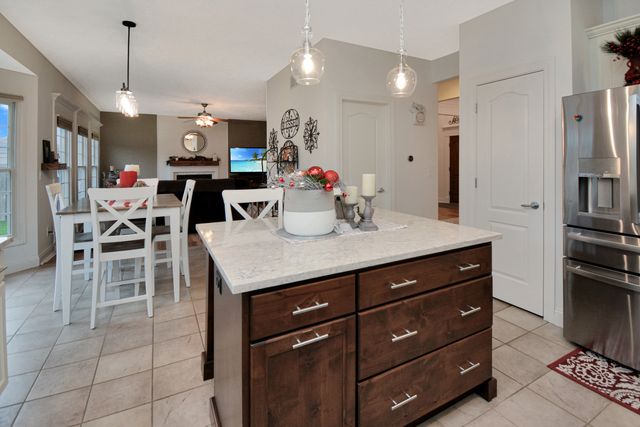 10 Deerfield Court, Bloomington, IL 61705