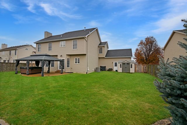 10 Deerfield Court, Bloomington, IL 61705