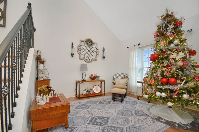 10 Deerfield Court, Bloomington, IL 61705