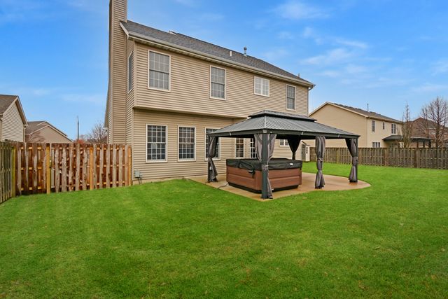 10 Deerfield Court, Bloomington, IL 61705