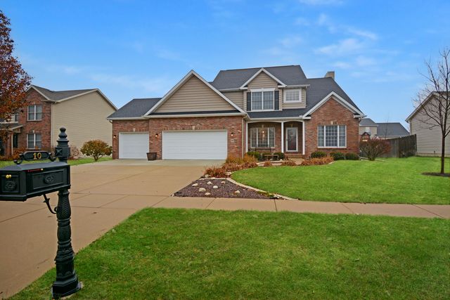 10 Deerfield Court, Bloomington, IL 61705