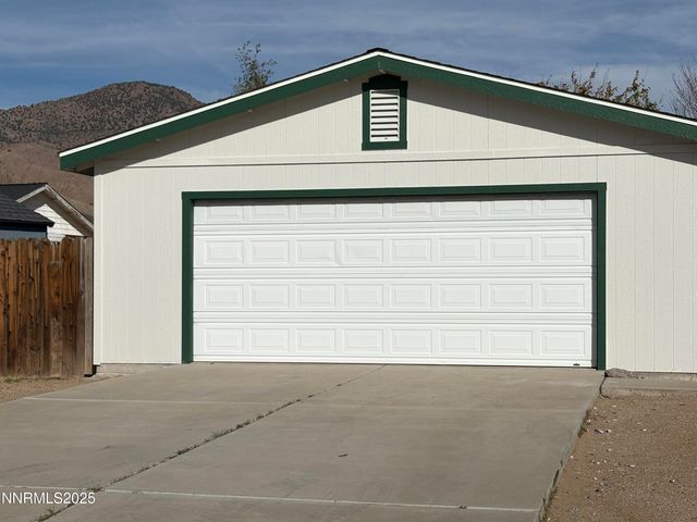 221 Glen Vista Drive, Dayton, NV 89403