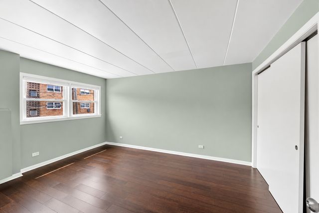 3175 W 115 Street 2W, Merrionette Park, IL 60803