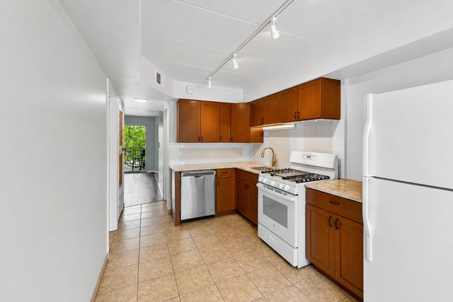 3175 W 115 Street 2W, Merrionette Park, IL 60803