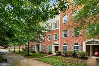 2621 EASTBOURNE DR, Woodbridge, VA 22191