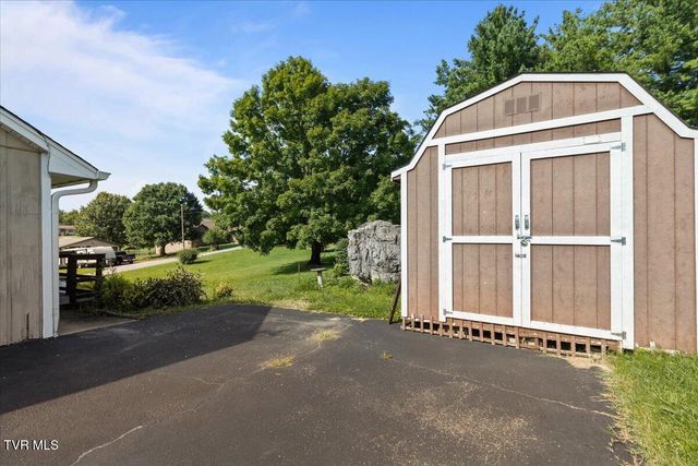 207 Hermosa Drive, Fall Branch, TN 37656