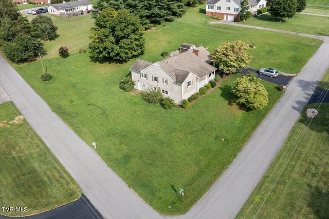 207 Hermosa Drive, Fall Branch, TN 37656