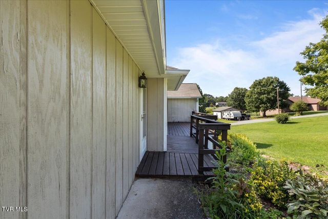 207 Hermosa Drive, Fall Branch, TN 37656