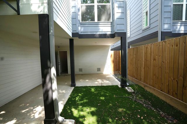 2205 Staples Street C, Houston, TX 77026