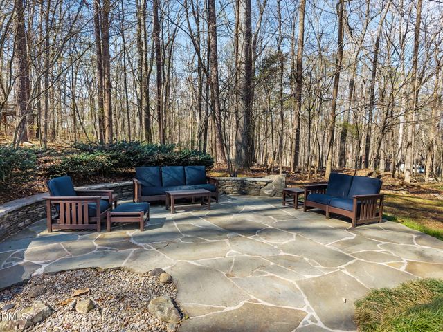 111 Lake Ridge Place, Chapel Hill, NC 27516