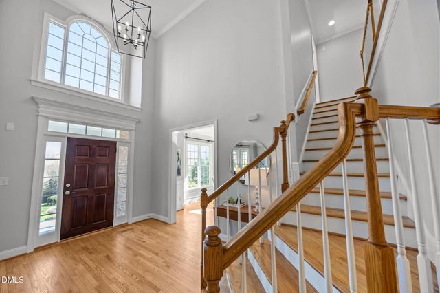 111 Lake Ridge Place, Chapel Hill, NC 27516