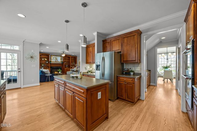 111 Lake Ridge Place, Chapel Hill, NC 27516