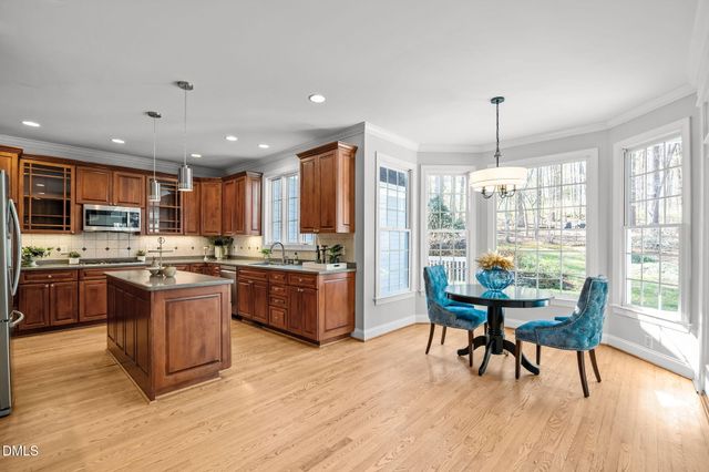 111 Lake Ridge Place, Chapel Hill, NC 27516