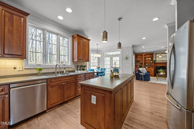 111 Lake Ridge Place, Chapel Hill, NC 27516