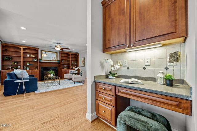 111 Lake Ridge Place, Chapel Hill, NC 27516