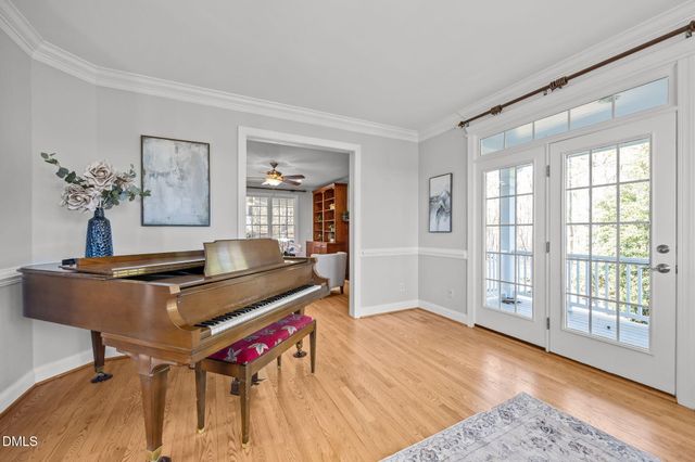 111 Lake Ridge Place, Chapel Hill, NC 27516