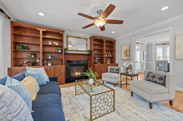 111 Lake Ridge Place, Chapel Hill, NC 27516