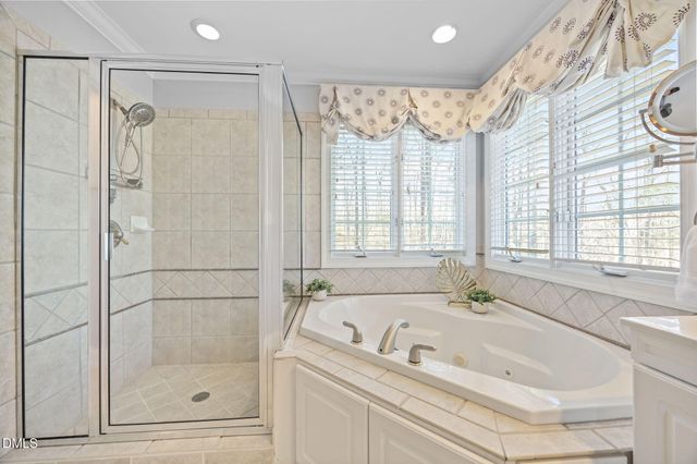 111 Lake Ridge Place, Chapel Hill, NC 27516