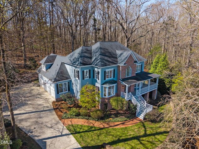 111 Lake Ridge Place, Chapel Hill, NC 27516