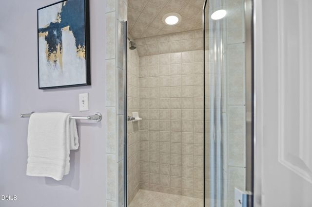 111 Lake Ridge Place, Chapel Hill, NC 27516