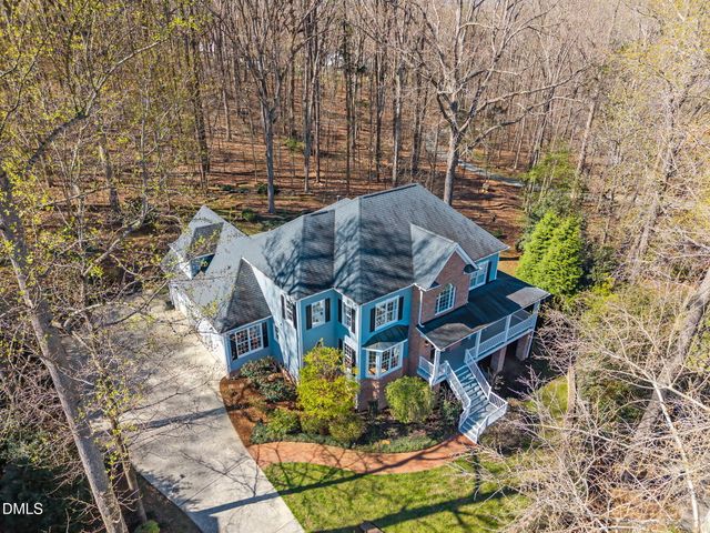 111 Lake Ridge Place, Chapel Hill, NC 27516