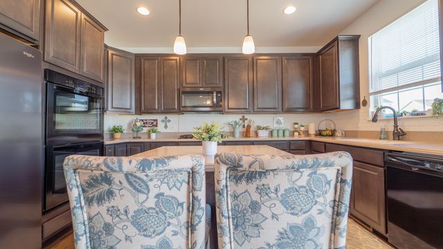 9351 Chestnut Cove, St. John, IN 46373