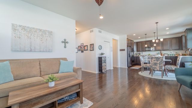 9351 Chestnut Cove, St. John, IN 46373