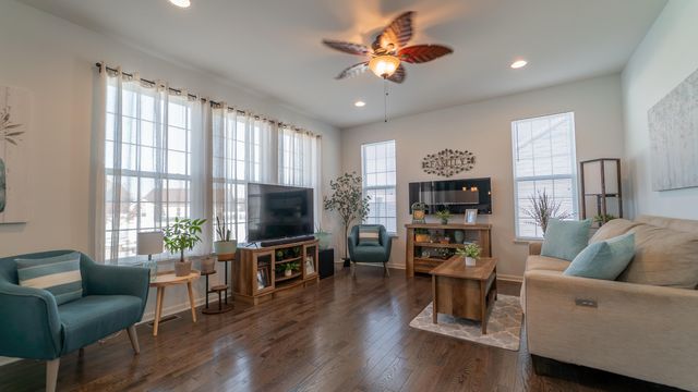 9351 Chestnut Cove, St. John, IN 46373