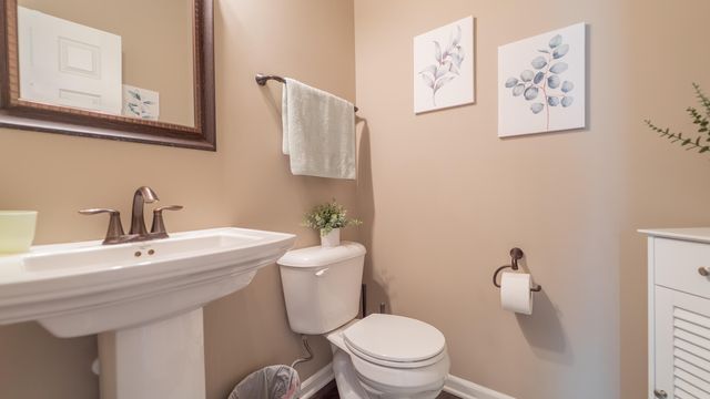 9351 Chestnut Cove, St. John, IN 46373