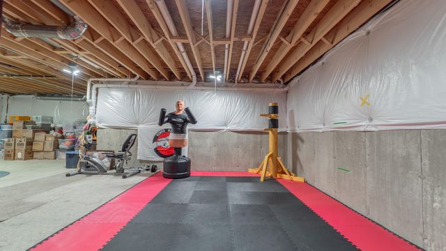 9351 Chestnut Cove, St. John, IN 46373