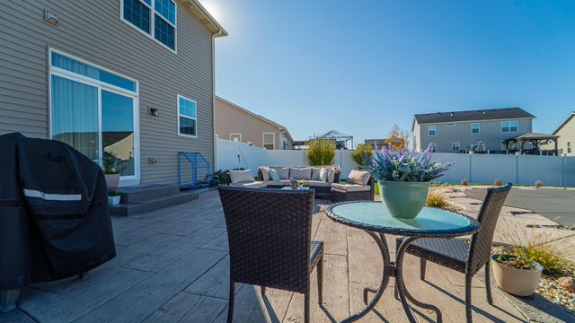 9351 Chestnut Cove, St. John, IN 46373