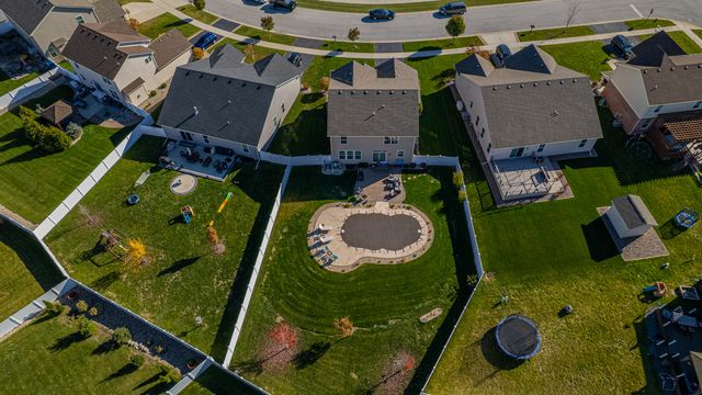 9351 Chestnut Cove, St. John, IN 46373