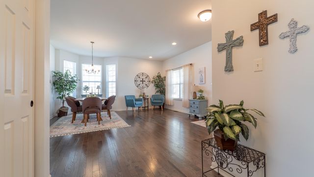 9351 Chestnut Cove, St. John, IN 46373