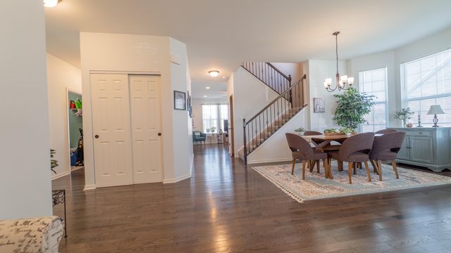 9351 Chestnut Cove, St. John, IN 46373