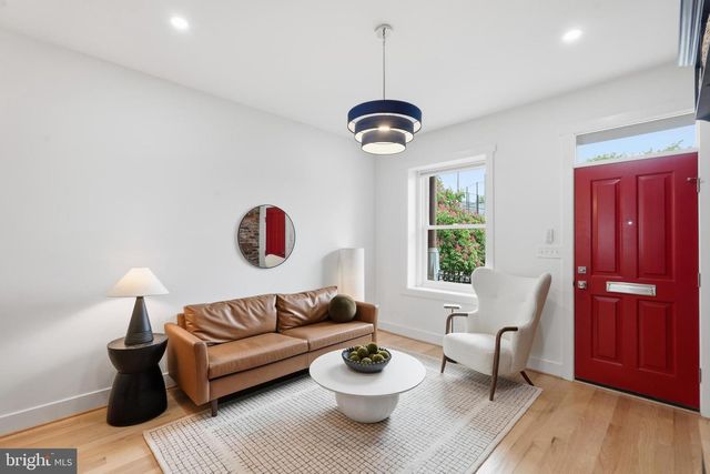 1227 E ST SE, Washington, DC 20003