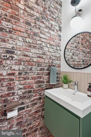 1227 E ST SE, Washington, DC 20003