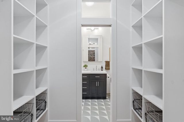 1227 E ST SE, Washington, DC 20003
