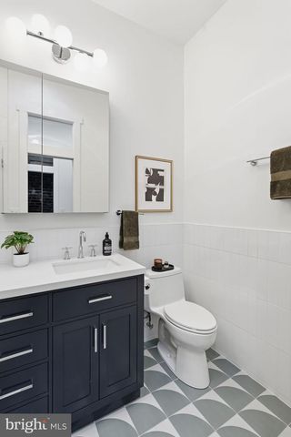 1227 E ST SE, Washington, DC 20003