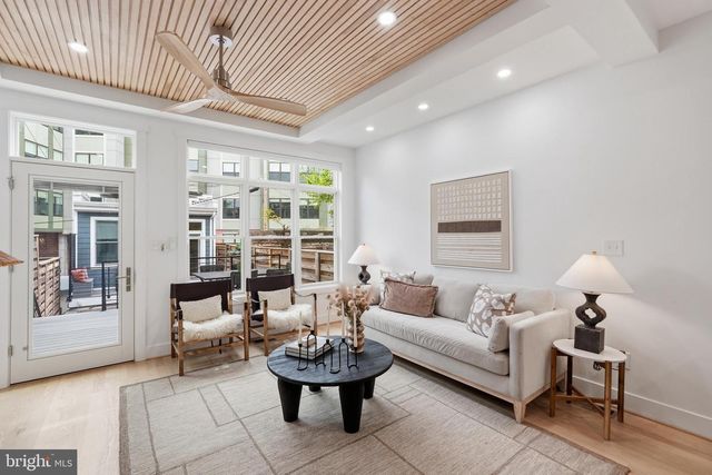 1227 E ST SE, Washington, DC 20003