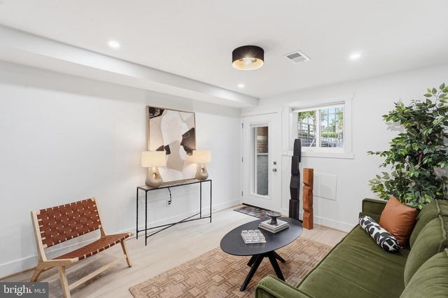 1227 E ST SE, Washington, DC 20003